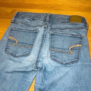 AMERICAN EAGLE JEANS